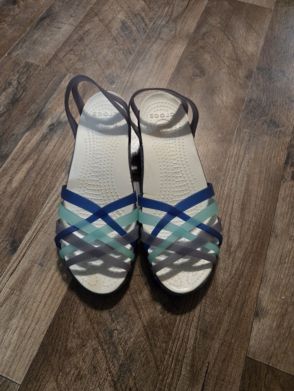 Croc Multi-Color Strappy Women’s Sandal - Blue & Mint Sz 9